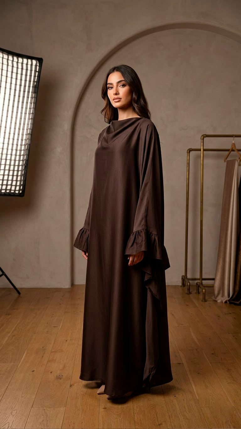 Abaya "LUNA" - Robe Longue Satinée Chocolat à Manches Volantées