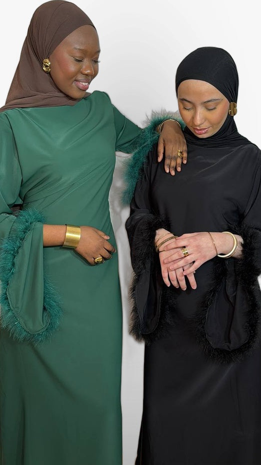 L'Abaya Ornée de Plumes – Vert Émeraude