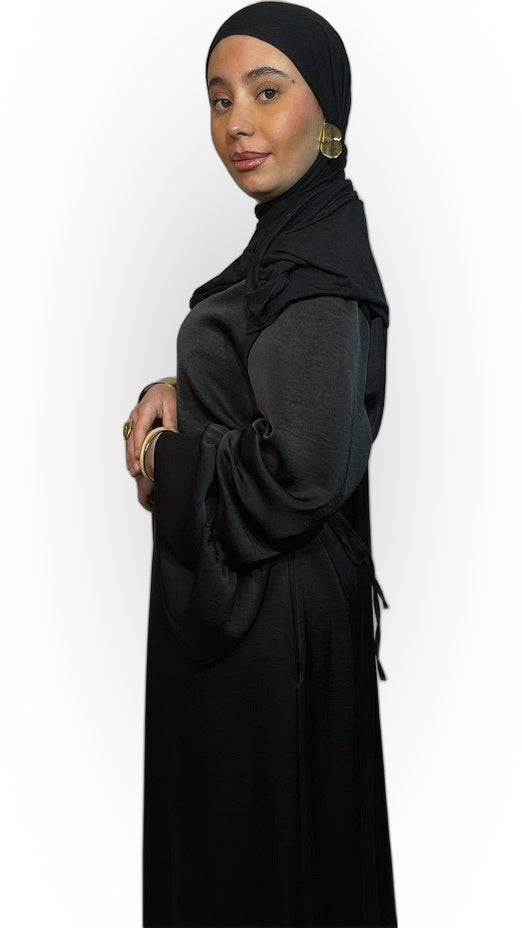 L'Abaya Satinée Signature – Noir