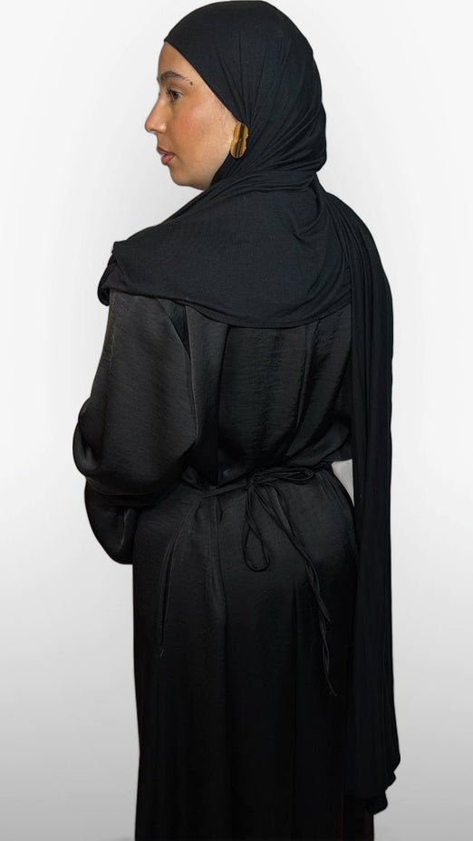 L'Abaya Satinée Signature – Noir