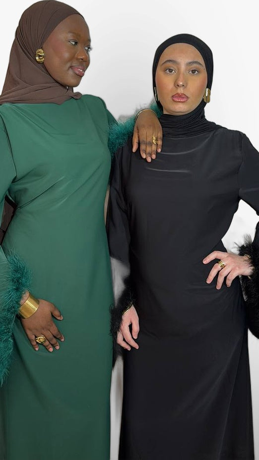 L'Abaya Ornée de Plumes – Vert Émeraude