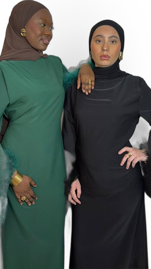 L'Abaya Ornée de Plumes – Noir