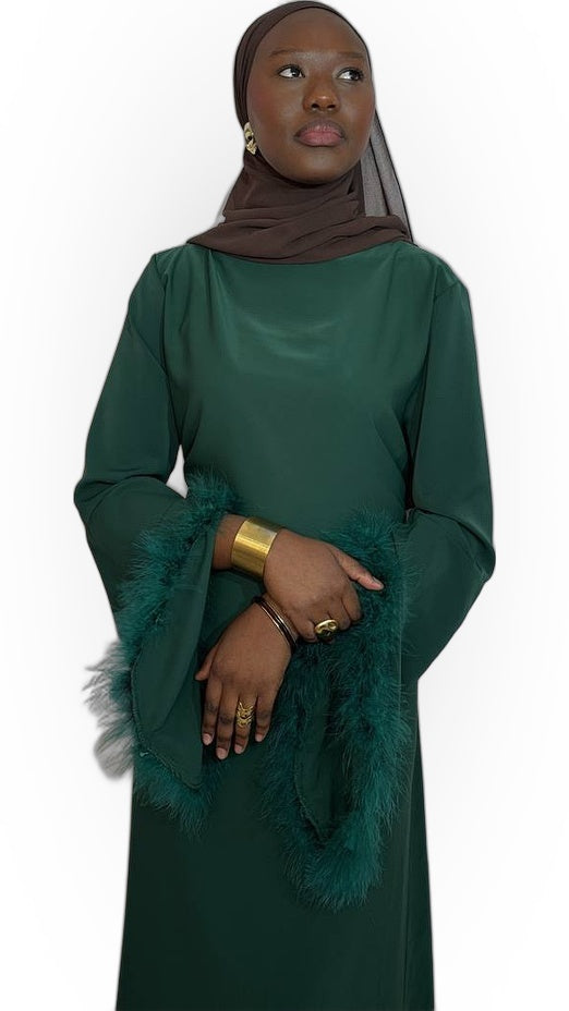 L'Abaya Ornée de Plumes – Vert Émeraude