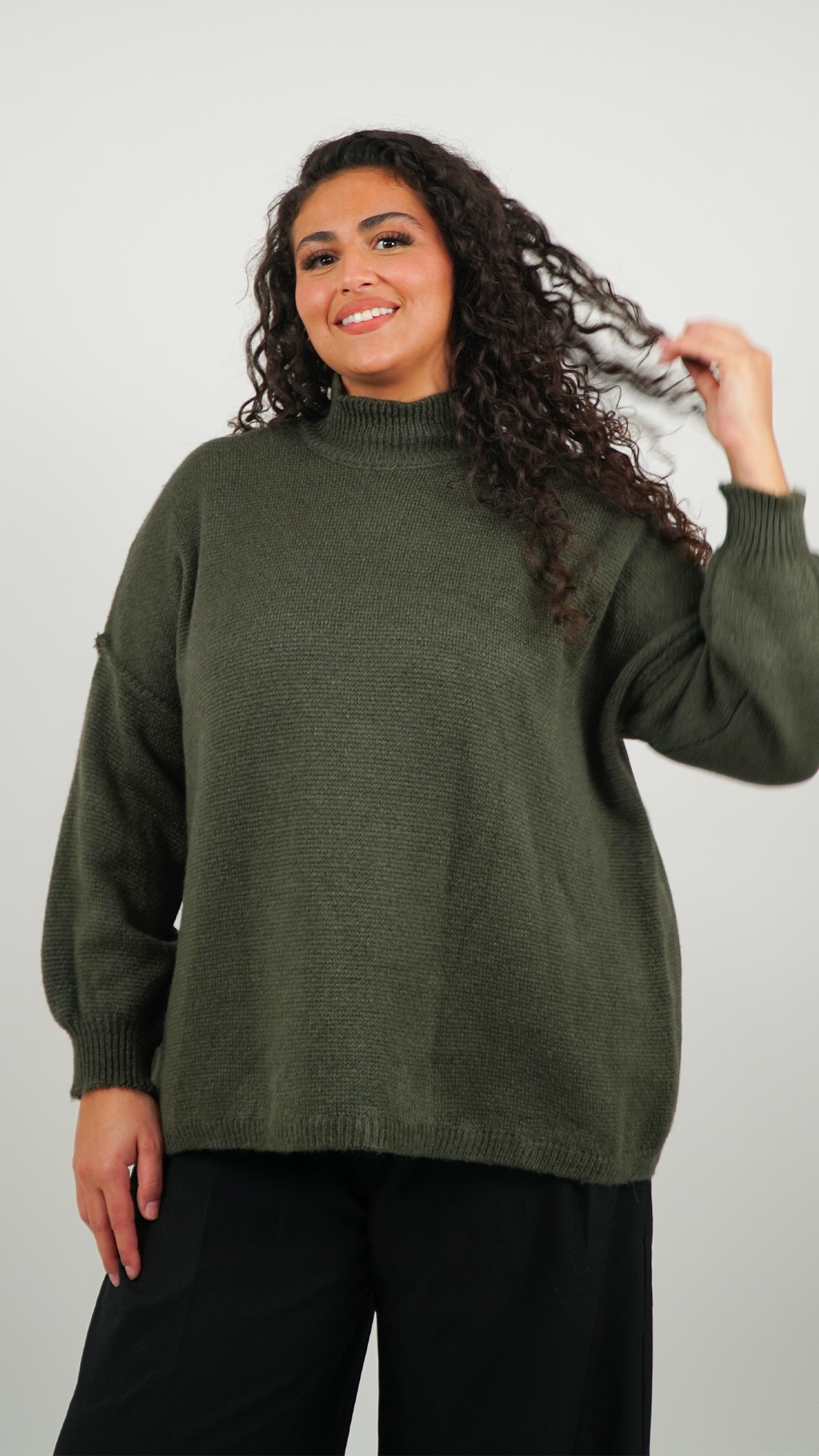 PULL FEMME VERT À COL MONTANT OVERSIZE